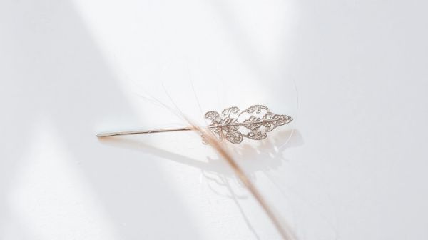 Choisissez le jonc en argent parfait pour élever votre look féminin